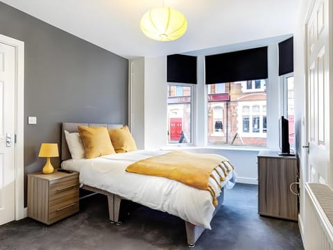 Townhouse PLUS @ 166 Edleston Road Crewe Hotel in Crewe