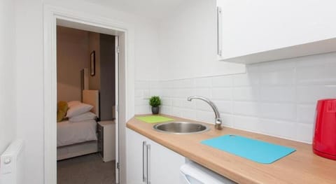 TownHouse @166 Ruskin Rd Hotel in Crewe