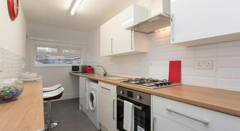 TownHouse @166 Ruskin Rd Hotel in Crewe