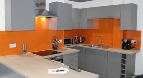 Townhouse @ 282 Walthall Street Crewe Vacation rental in Crewe