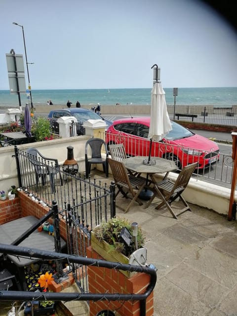 Rowntree Seaview Holiday Flats small double room with no view Vacation rental in Bridlington