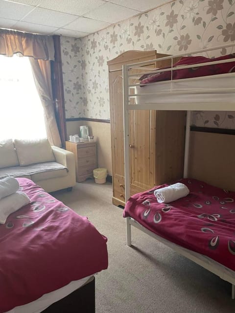 Roselea Hotel - St Chads Hotel in Blackpool