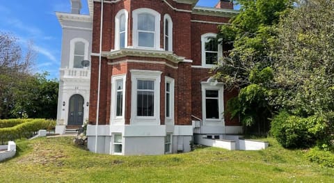 Beach House - Penthouse 3 Bed Apartment Apartment in Southport