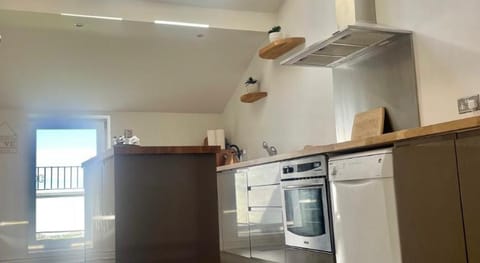 Beach House - Penthouse 3 Bed Apartment Apartment in Southport