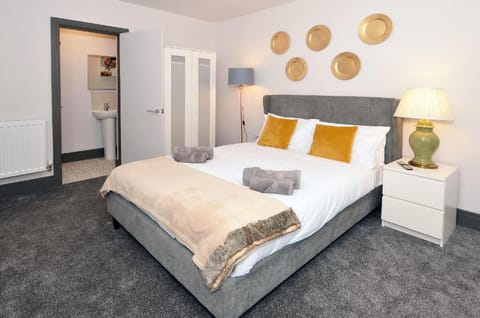 Townhouse PLUS @ London Road Stoke Bed and Breakfast in Stoke-on-Trent