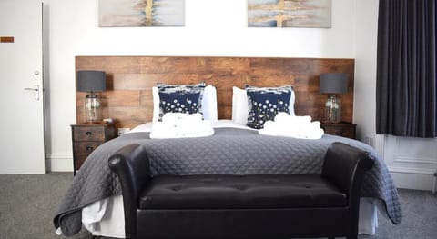 Woodlyn Guest House Hotel in England