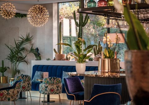 GOLDEN TULIP LYON OUEST TECHLID Hotel & Spa Hotel in Lyon