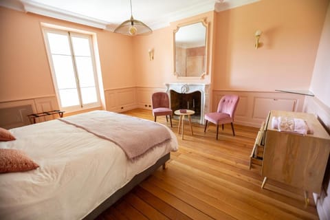 LES FRENES EN PROVENCE-CHÂTEAU ZEN Bed and Breakfast in Avignon