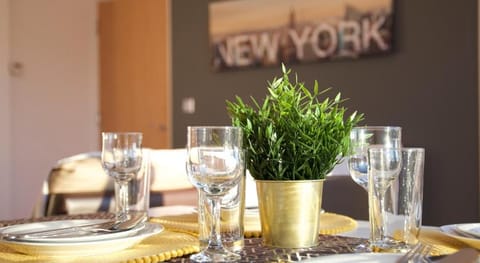 Tailor That Property - Chelsea House Apartment in Milton Keynes