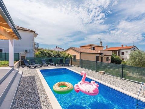 Villa in Novigrad with Private Pool and Beach Vacation rental in Novigrad