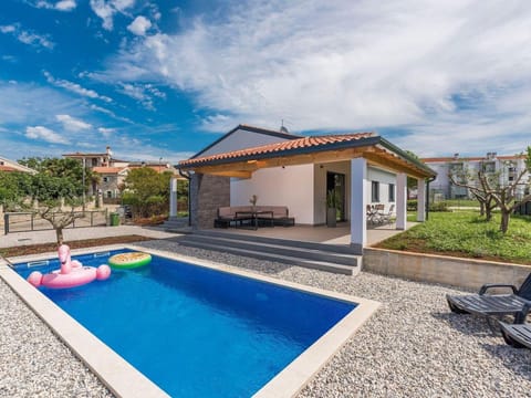 Villa in Novigrad with Private Pool and Beach Vacation rental in Novigrad