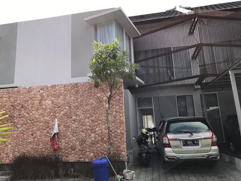 Sinar Property Vacation rental in Kuta