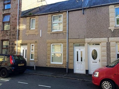 Chapel St Apartments Apartment in Welsh Highland Railway; Caernarfon station