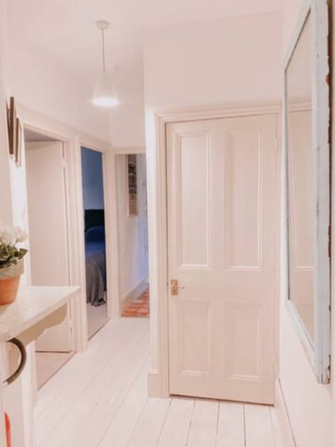 Stylish town centre apartments Apartment in Nailsworth