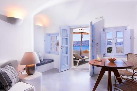 Pezoules of Oia Hotel in Oia