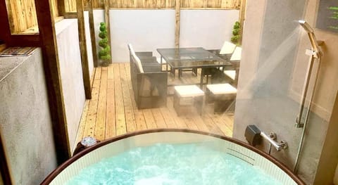 Victory luxury hot tub house Vacation rental in Blackpool