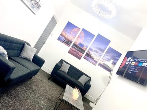 Victory luxury hot tub house Vacation rental in Blackpool