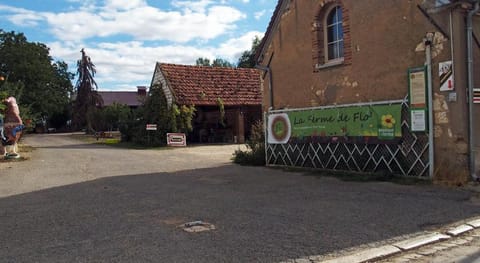 La Ferme de Flo' Farm Stay in Île-de-France