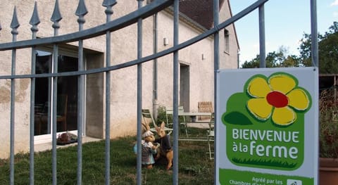 La Ferme de Flo' Farm Stay in Île-de-France