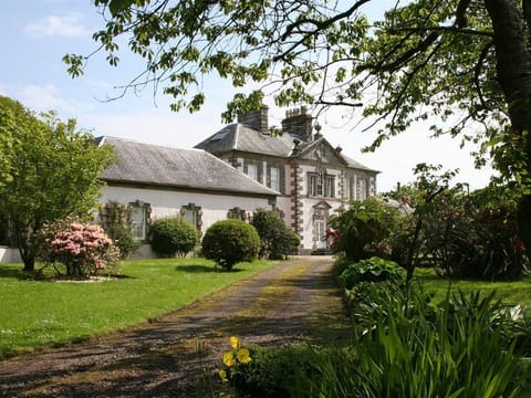 The Coach House at Stewart Hall Apartment in Scotland