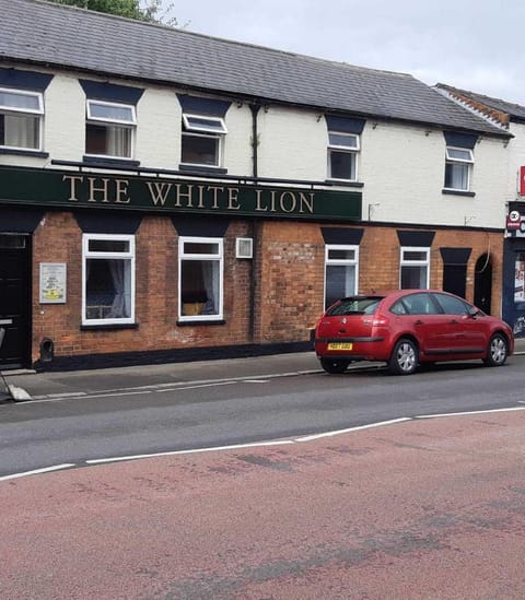 The White Lion Hotel in Grantham