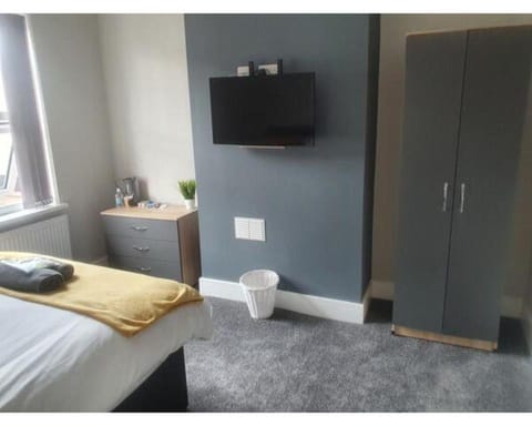 Townhouse @ 11 Nicholls Street Stoke Vacation rental in Stoke-on-Trent