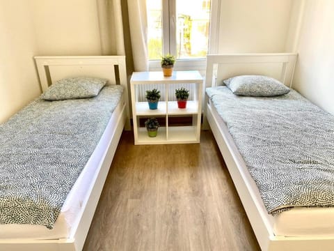 8 Carnot Apartments 8. ( 3 sleeping rooms). Apartment in Antwerp