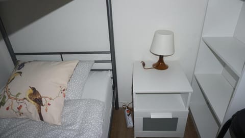 6 Carnot Apartments 6 (3 sleeping rooms)(120sq.m). Apartment in Antwerp