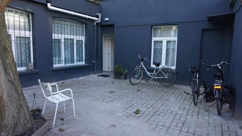 6 Carnot Apartments 6 (3 sleeping rooms)(120sq.m). Apartment in Antwerp