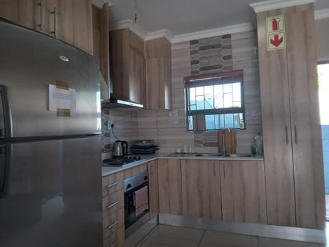 Victoria Guest Lodge Bed and Breakfast in Cape Town