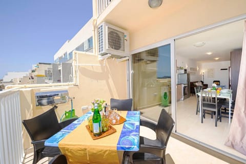 Summer Breeze Superior Apartment Apartment in Saint Paul's Bay