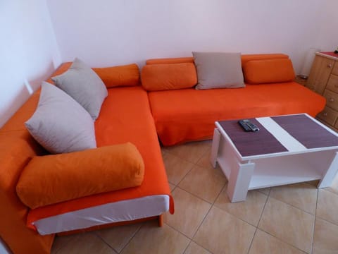 Beautiful view and clean apartment for family Apartment in Baška Voda