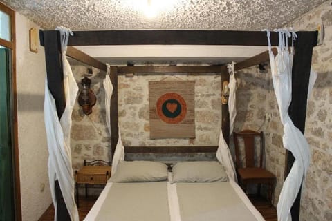 Apartment Vinci Kink size Deluxe Apartment in Murter