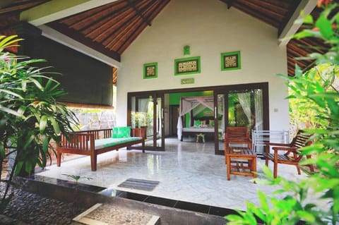 KIRANA HOMESTAY (LEAF BUNGALOW) Vacation rental in Abang