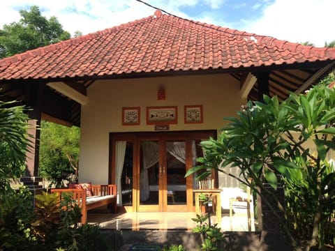 KIRANA HOMESTAY (DUSK BUNGALOW) Vacation rental in Abang