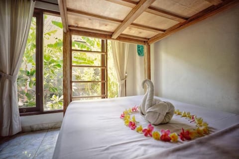 KIRANA HOMESTAY (BREEZE BUNGALOW) Vacation rental in Abang