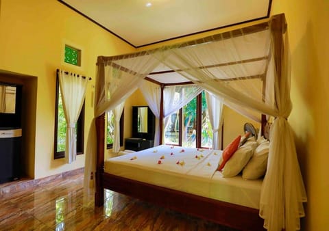 KIRANA HOMESTAY - KING GUEST ROOM Apartment in Abang