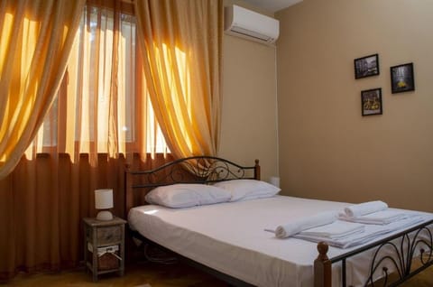 BLVD 55 central authentic  apartment with garage Apartment in Plovdiv