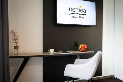Nemea Appart Hotel Europe Velizy Villacoublay Apartment hotel in Île-de-France