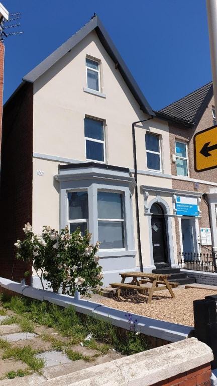 Coast Accommodation Station Road Apartments Apartment in Blackpool