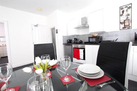 Coast Accommodation Station Road Apartments Apartment in Blackpool