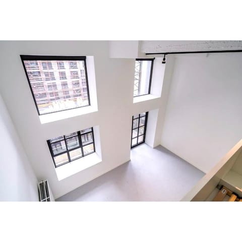 Waterside Loft @Vaartkom Leuven |with e-Scooter. Apartment in Leuven