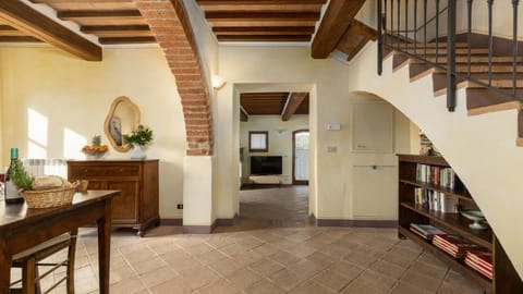 PODERE MADONNA DI MEZZO 6, Emma Villas Villa in Umbria