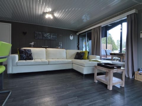 Modern waterfront chalet Vacation rental in Flanders