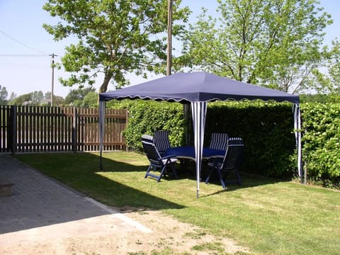 Charmantes Apartment in Jennewitz, in Ostseenahe Apartment in Mecklenburg-Vorpommern, Germany