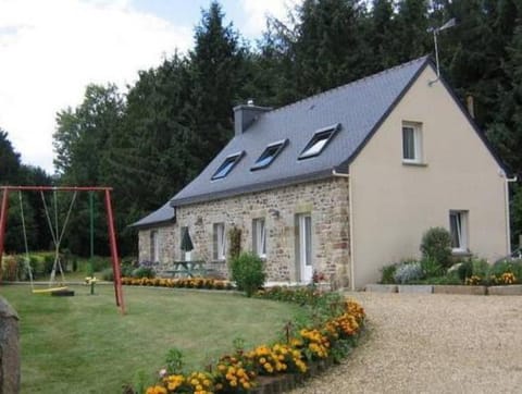 Home for 7 Guests in Plouvara Vacation rental in Brittany