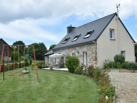 Home for 7 Guests in Plouvara Vacation rental in Brittany