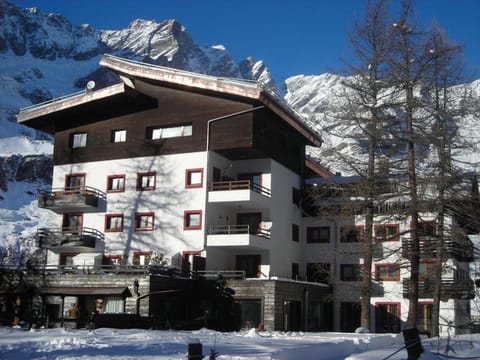 Apartment Breuil-Cervinia near Ski Lift Apartment in Breuil-Cervinia