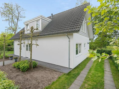 Villa in Parc de Kievit with Garden  Fireplace Vacation rental in North Brabant (province)