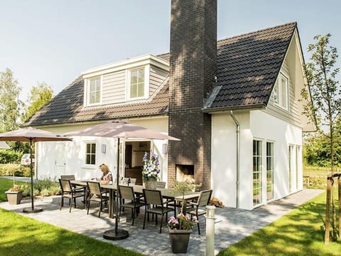 Villa in Parc de Kievit with Garden  Fireplace Vacation rental in North Brabant (province)